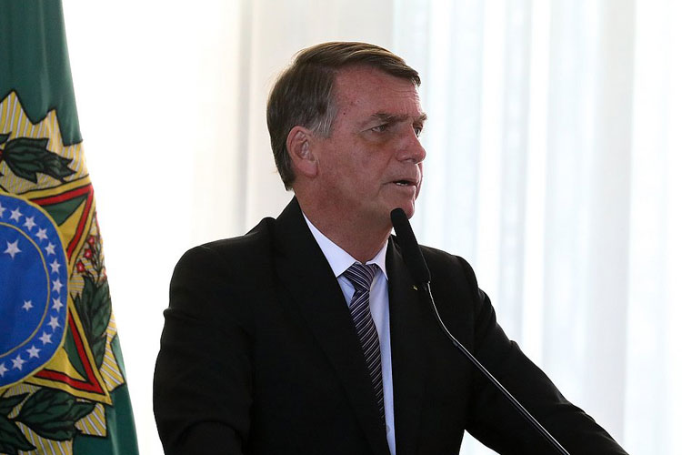 Brasil negocia compra de combustível de outros países, diz Jair Bolsonaro