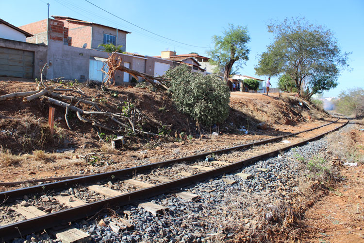 Brumado: Obras para via marginal à linha férrea geram transtornos e protestos na Rua Rui Barbosa