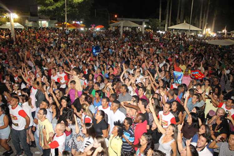 Dia do Evangélico será celebrado com show gospel na praça Coronel Zeca Leite em Brumado