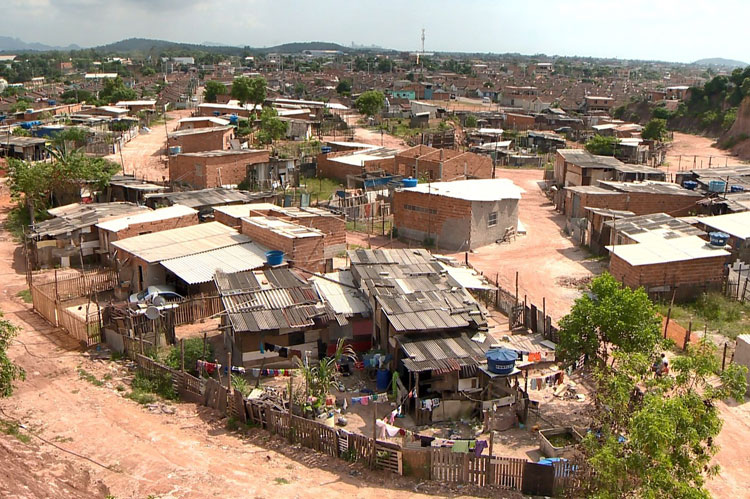 Pobreza cresce e atinge 21% do povo brasileiro