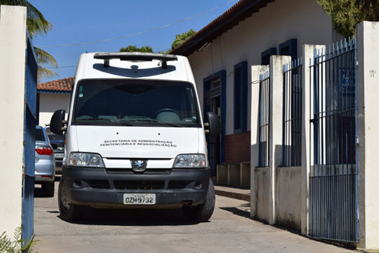 Presos são transferidos da Cadeia de Brumado para presídio em Vitória da Conquista