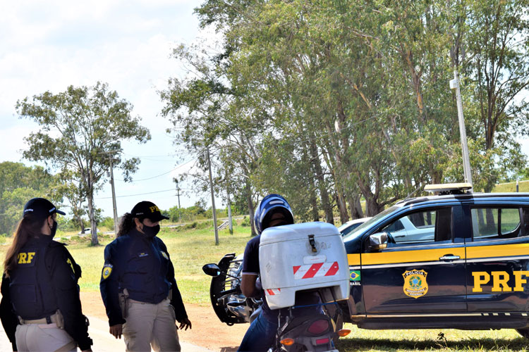 Vitória da Conquista: PRF promove ações educativas para o trânsito seguro em motocicletas