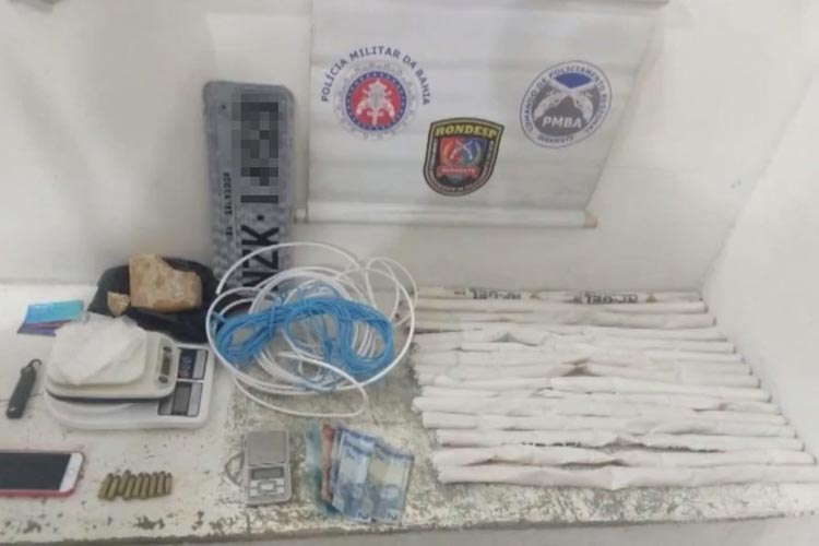 Grupo é preso com 'bananas' de dinamite e drogas em Vitória da Conquista