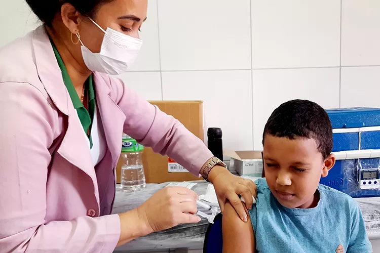 Brumado intensifica vacinação com a bivalente e postos de saúde registram boa adesão