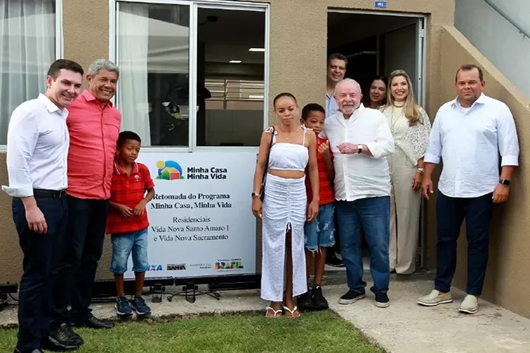 Santo Amaro: Lula entrega primeiras chaves das casas da retomada do Minha Casa Minha Vida