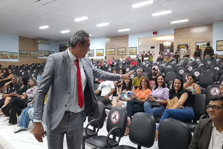 Renato Santos é eleito presidente da Câmara de Brumado para o biênio 2023/2024