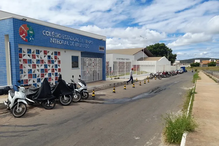 Brumado: Motorista de transporte escolar cobra faixas de pedestres e fiscalização no Cetib