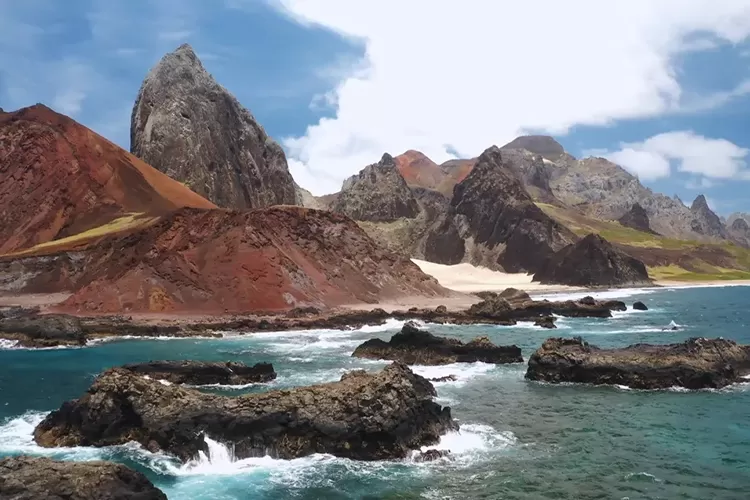 Pesquisadores descobrem rochas de plástico em arquipélago brasileiro
