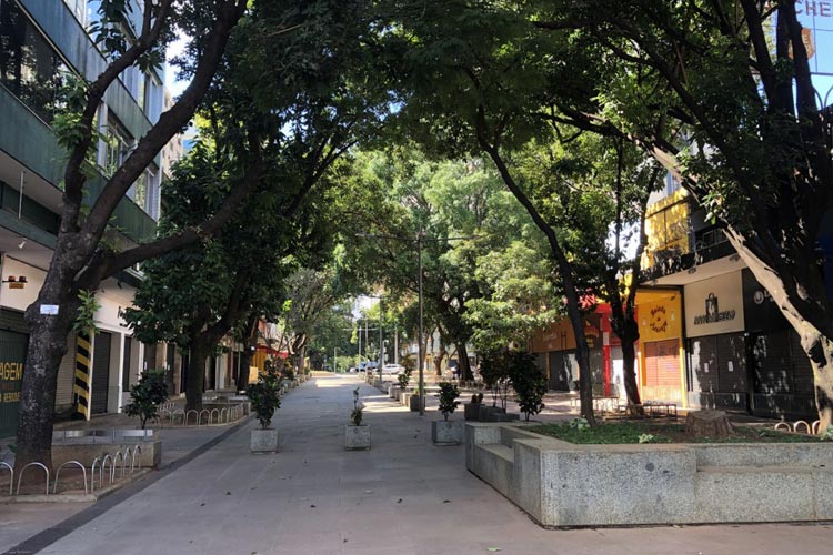 Belo Horizonte vai fechar o comércio: 'Estaca zero', diz prefeito Alexandre Kalil