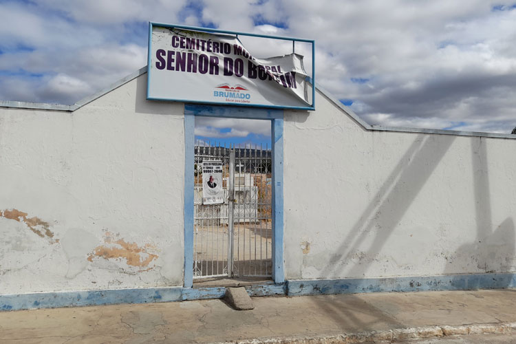 Eduardo veta projeto que torna cemitério Senhor do Bonfim patrimônio histórico de Brumado