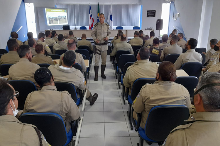 2ª CIPRv realiza parada de instrução em Brumado destacando operação 'pista não é pasto'