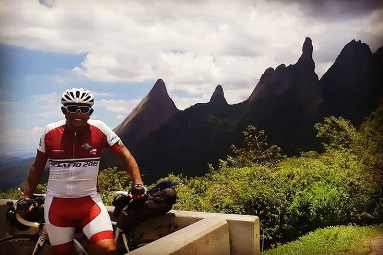 Ciclista pedala 2 mil km até a casa de familiares na cidade de Paramirim