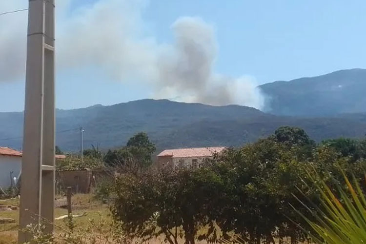 Incêndio atinge a Serra do Barbado em Rio do Pires
