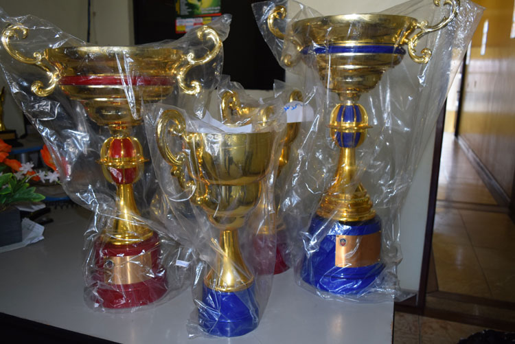 LBF recebe os troféus do Campeonato Brumadense de Futebol