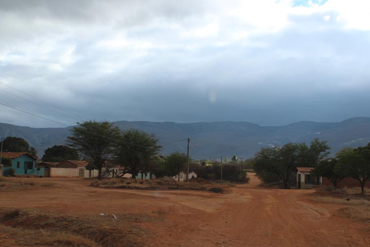 Bandidos armados roubam R$ 20 mil de casa na zona rural de Dom Basílio