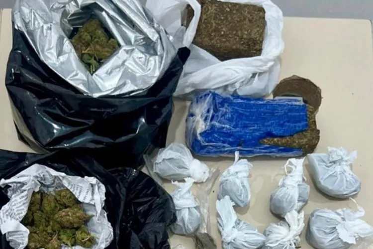 Homem é preso com sacola recheada de drogas em Vitória da Conquista