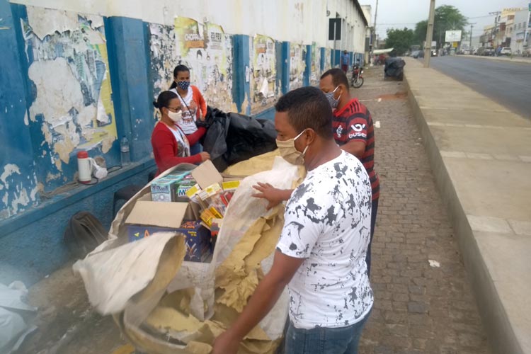 Brumado: Vendedores de fogos só deverão atuar nos fundos do mercado de artes