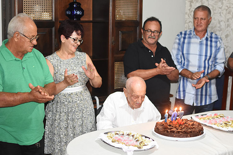 Caculeense João Gonçalves Cota comemora 107 anos de vida