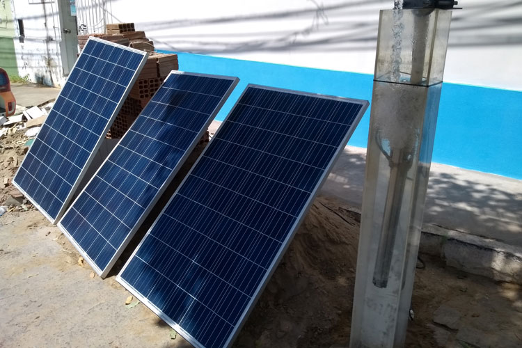 Sistema de bombeamento d’água por energia solar é apresentado a produtores rurais de Brumado