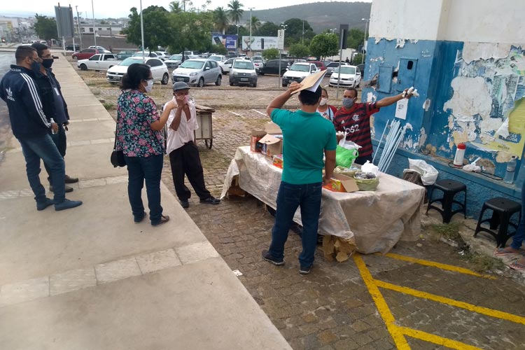 Brumado: Feirantes e ambulantes só poderão exercer atividades dentro do mercado municipal