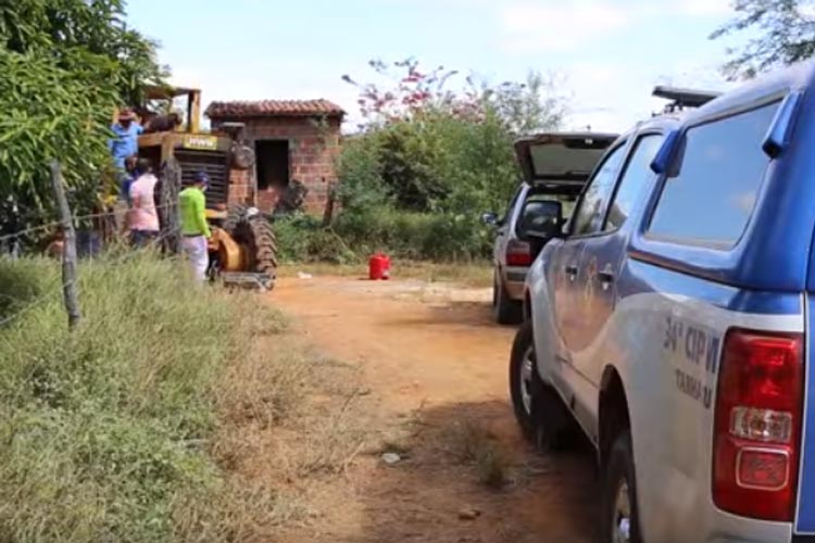 Máquina da prefeitura é vandalizada na zona rural de Tanhaçu