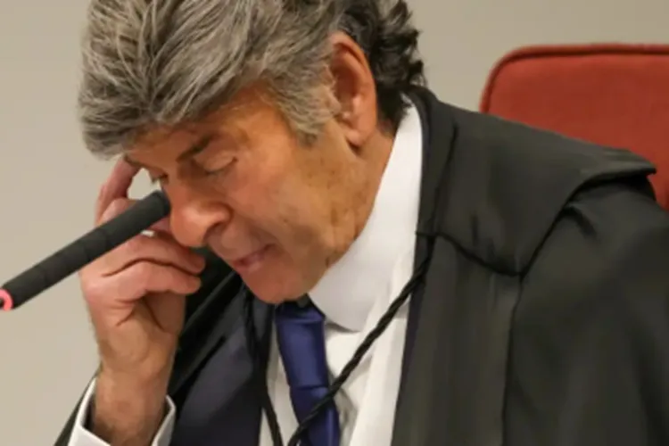 Luiz Fux descarta crime de organização criminosa em ação sobre golpe no STF