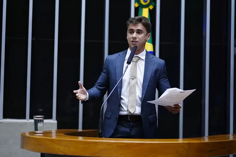 Deputados federais pedirão cassação de Nikolas Ferreira por fala transfóbica