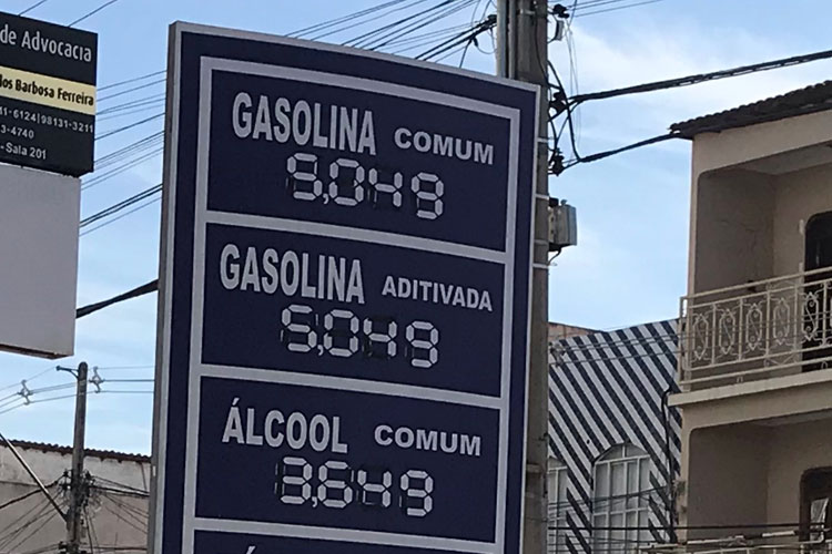 Brumado: Litro da gasolina é comercializado R$ 0,15 mais barato e chega a R$ 5,049