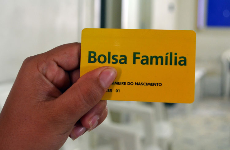 Governo deve dar reajuste de 5,67% para o Bolsa Família