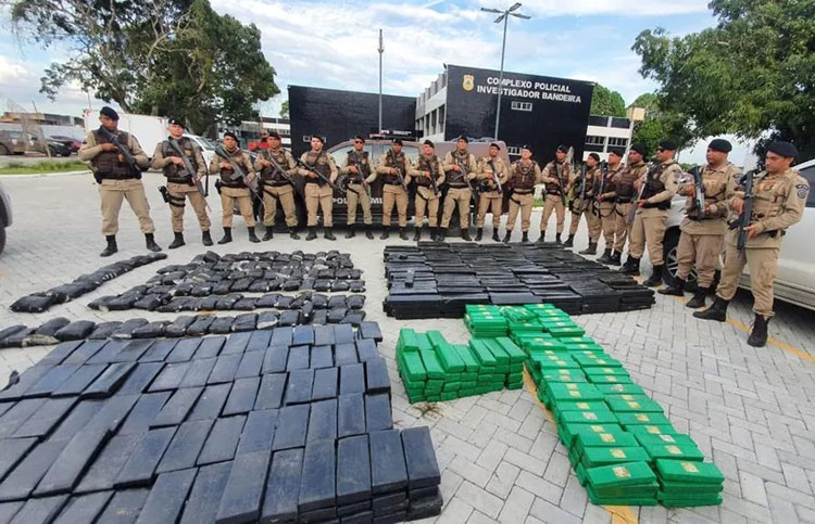 Feira de Santana: Quase 2 toneladas de maconha são achadas em caminhão frigorífico