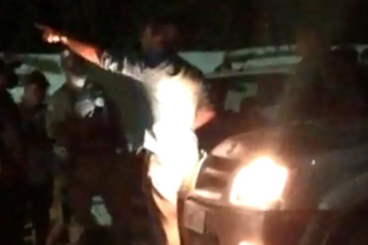 Prefeito de Iuiú chama policiais de preguiçosos durante ação de apreensão de veículos irregulares