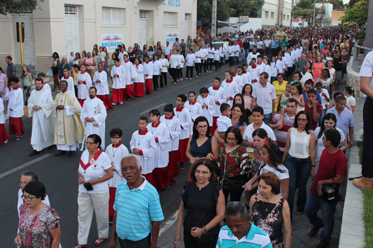 Católicos celebram o Bom Jesus em Brumado