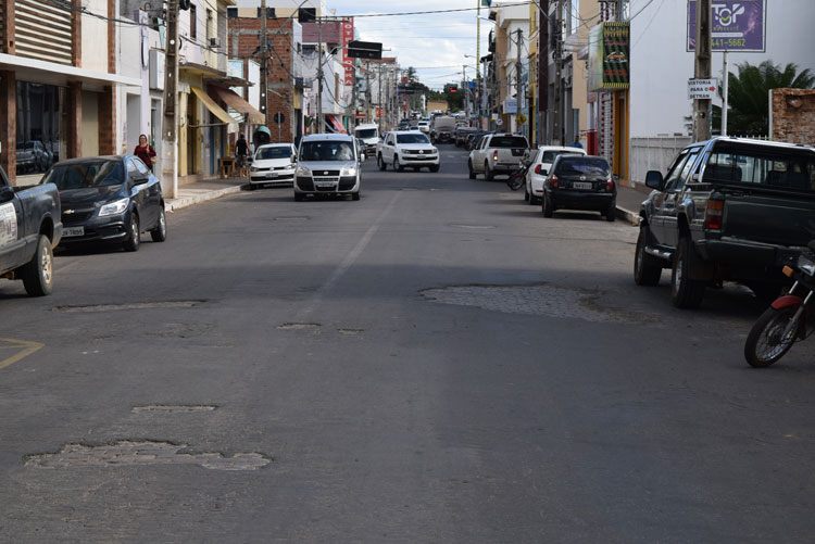 Câmara de Brumado aprova indicação para asfaltar rua já asfaltada