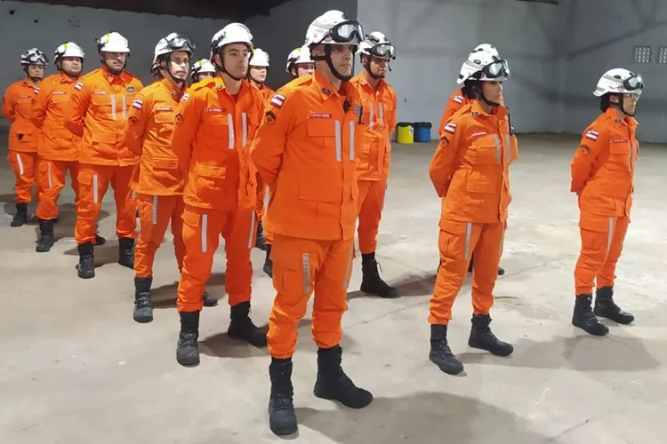 Bombeiros Militares pela primeira vez na garantia da segurança no aniversário de Brumado