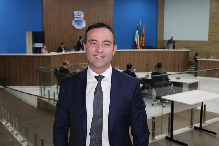 Brumado: Prefeito agradece aprovação de projetos e pontua avanços para o município