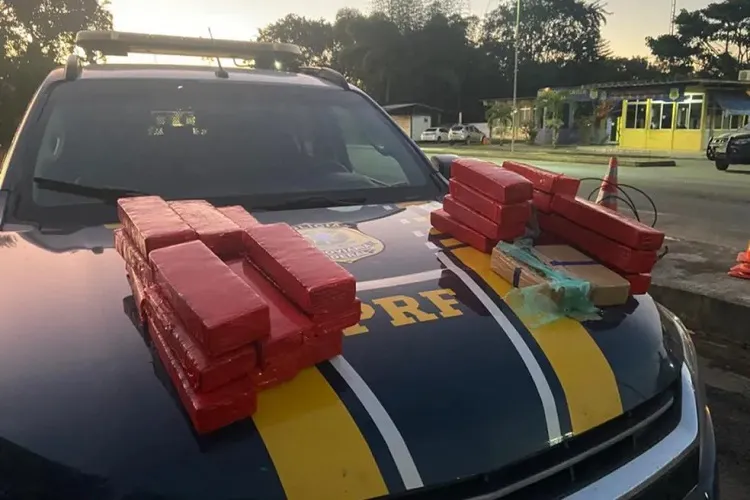 22 kg de drogas são apreendidos em carro no sul da Bahia