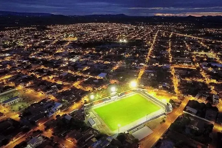 Guanambi e Lagoa Real participarão de leilão visando otimização da iluminação pública