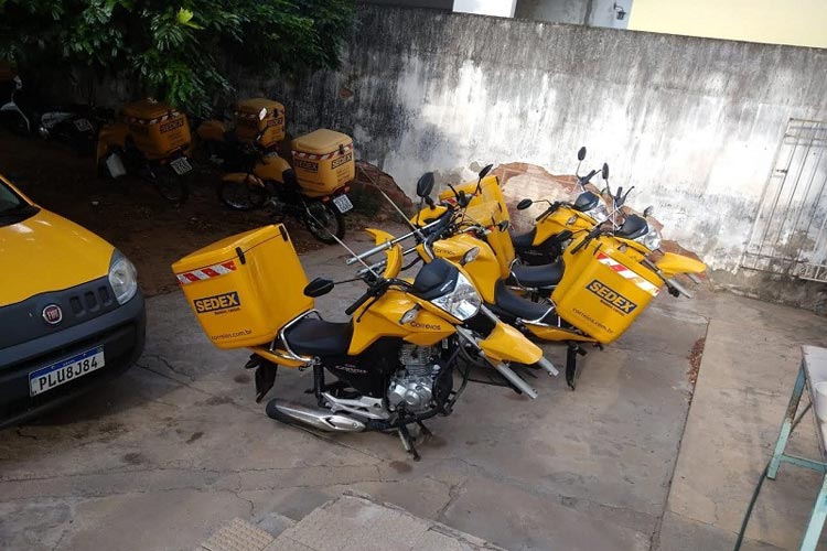 Bandidos roubam pneus de motocicletas novas na agência dos Correios de Brumado