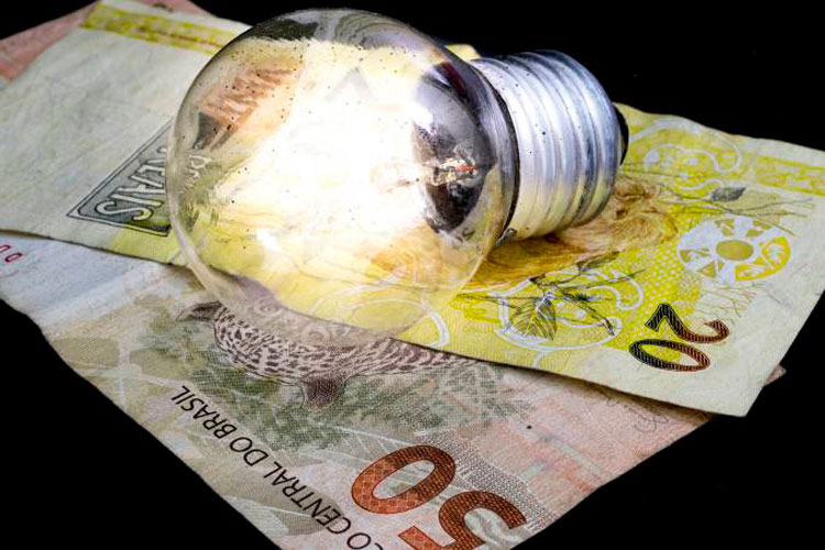 Consumidores vão pagar R$ 1,9 bilhão a mais na conta de luz
