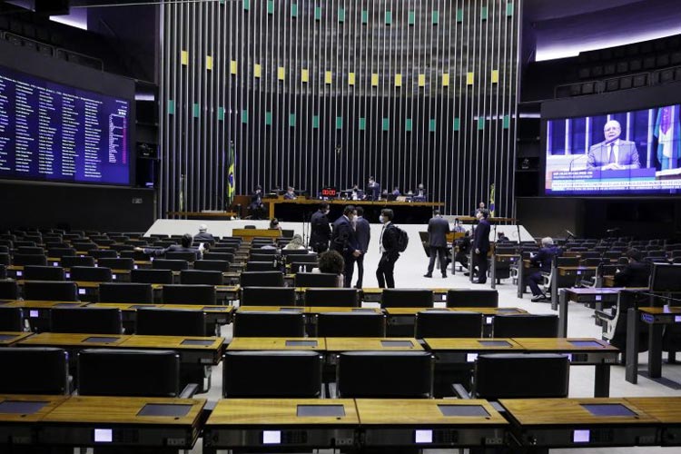 Câmara dos Deputados aprovam em 1º turno texto-base da PEC que adia as eleições municipais