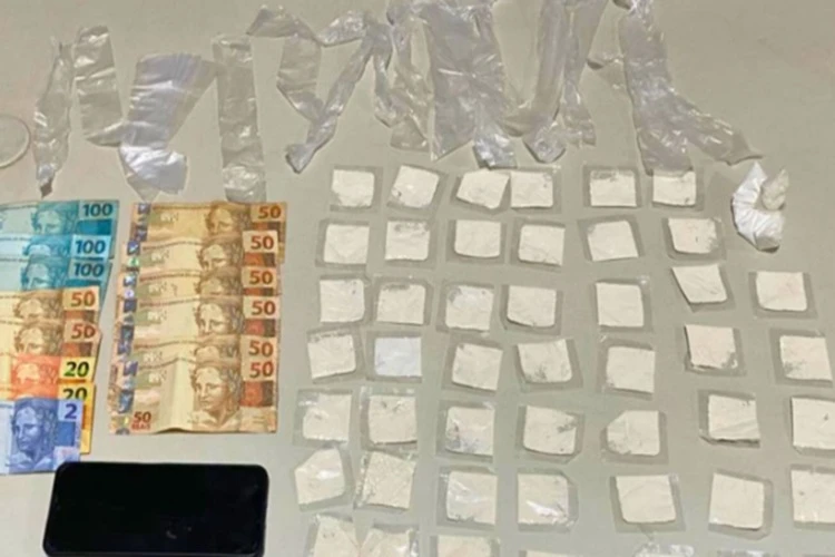 Homem é preso com drogas durante abordagem na cidade de Ibipitanga