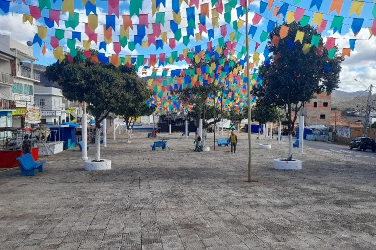 Brumado: Ambulantes na expectativa de boas vendas no São Pedro do Olhos D'Água