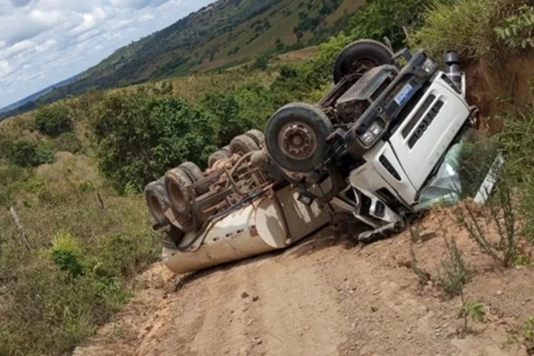 Zona rural de Pedrão está há uma semana sem água após acidente de carro-pipa