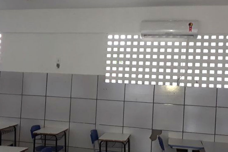 Aparelhos de ar-condicionado são instalados nas escolas municipais de Brumado