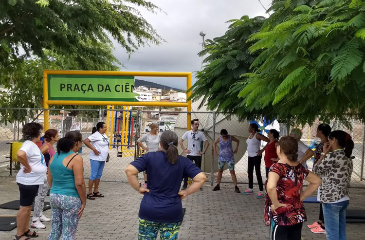 Grupo se reúne todas as segundas-feiras na Pracinha da Ciência em Brumado