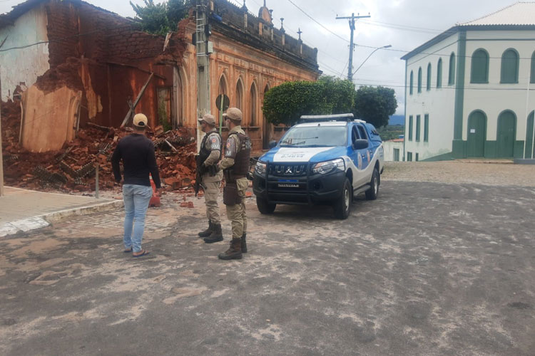 PM monitora áreas de risco na região de Livramento de Nossa Senhora e mobiliza campanha solidária