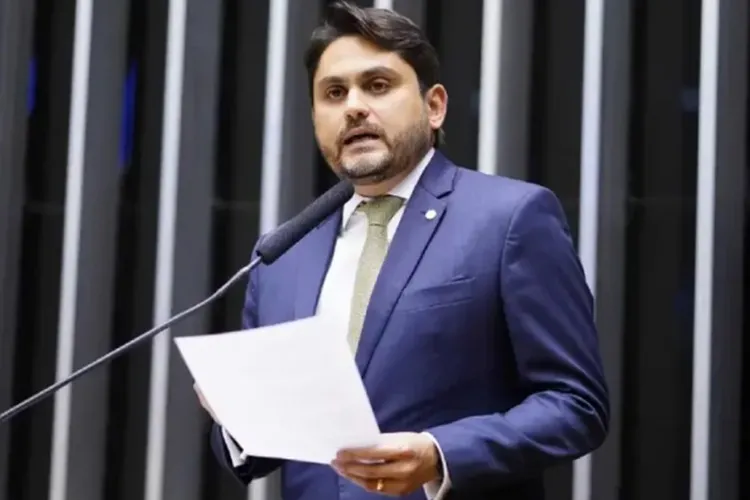 PF indicia ministro das comunicações Juscelino Filho por fraude e corrupção
