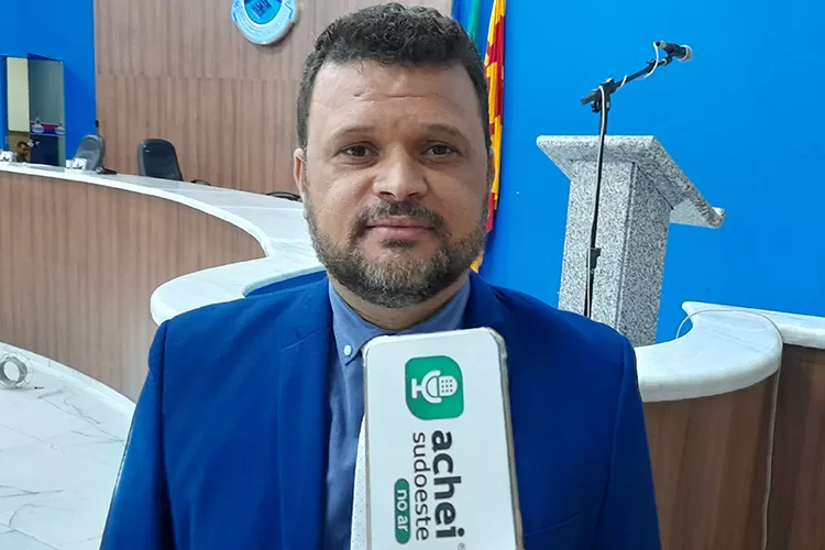 Brumado: Amarildo Bonfim diz que prefeito fez barganha política com vereadores de sua base