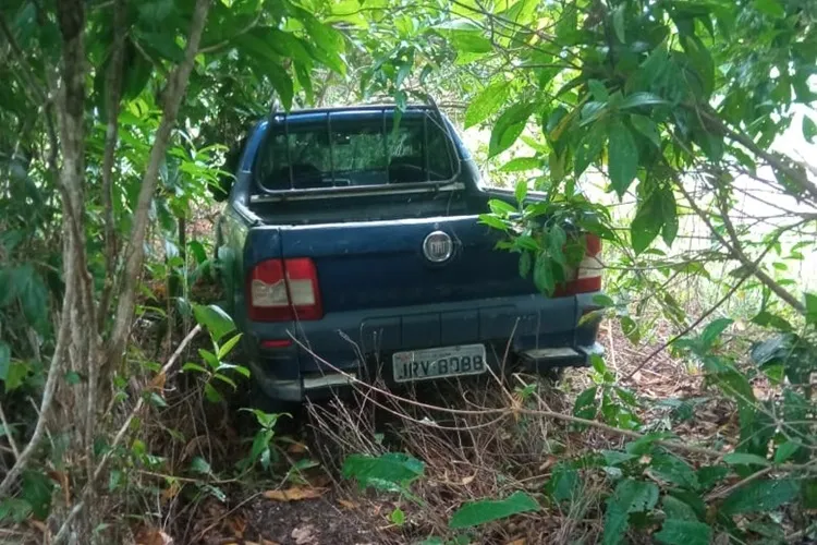 Carro roubado em Poções é recuperado na cidade de Iguaí