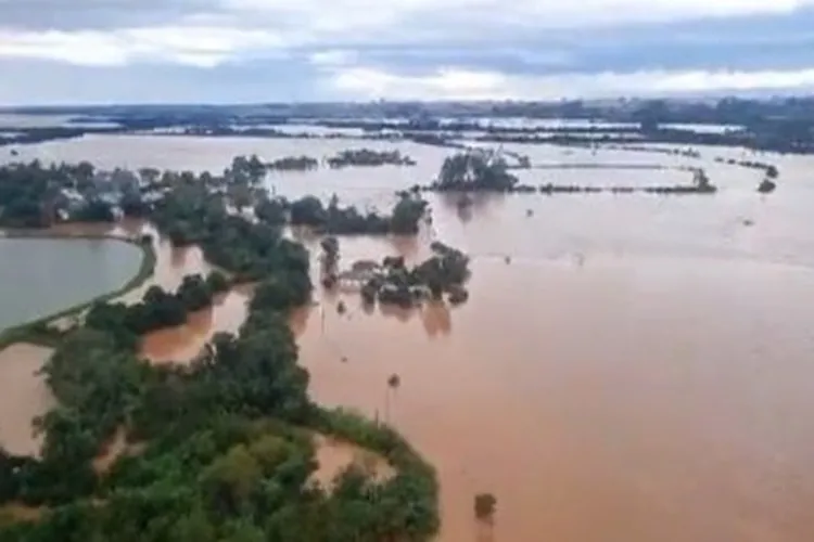 Defesa Civil do Rio Grande do Sul confirma 107 mortes devido às chuvas no estado